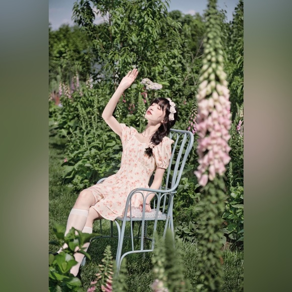 NWT LEDiN - Korean Style Red Flowers Print dress - Picture 4 of 4